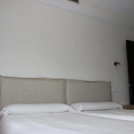 Torrejón el Rubio Apartamentos De Astroturismo La Canada מראה חיצוני תמונה