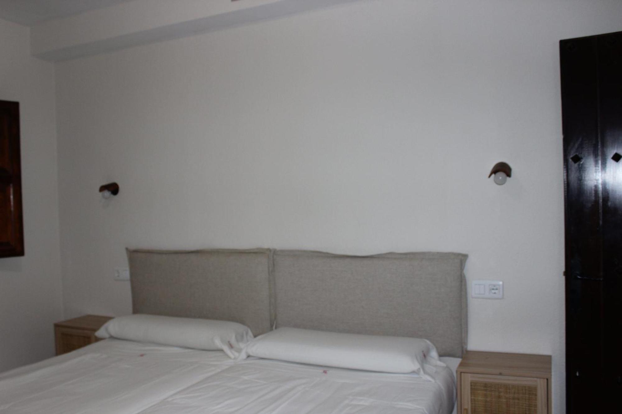 Torrejón el Rubio Apartamentos De Astroturismo La Canada מראה חיצוני תמונה