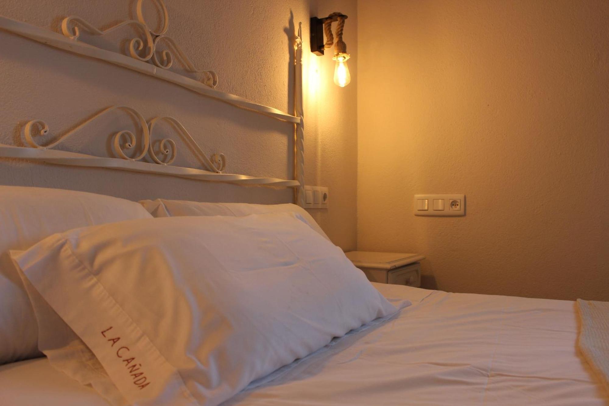 Torrejón el Rubio Apartamentos De Astroturismo La Canada מראה חיצוני תמונה