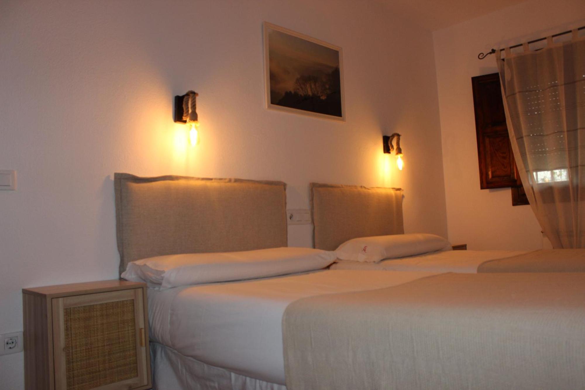 Torrejón el Rubio Apartamentos De Astroturismo La Canada מראה חיצוני תמונה