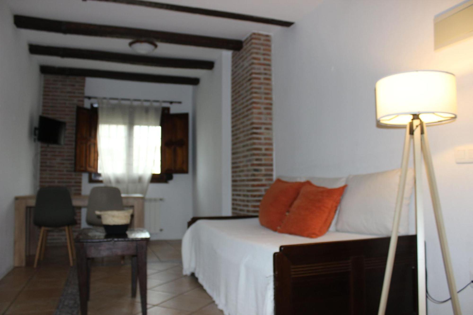 Torrejón el Rubio Apartamentos De Astroturismo La Canada מראה חיצוני תמונה