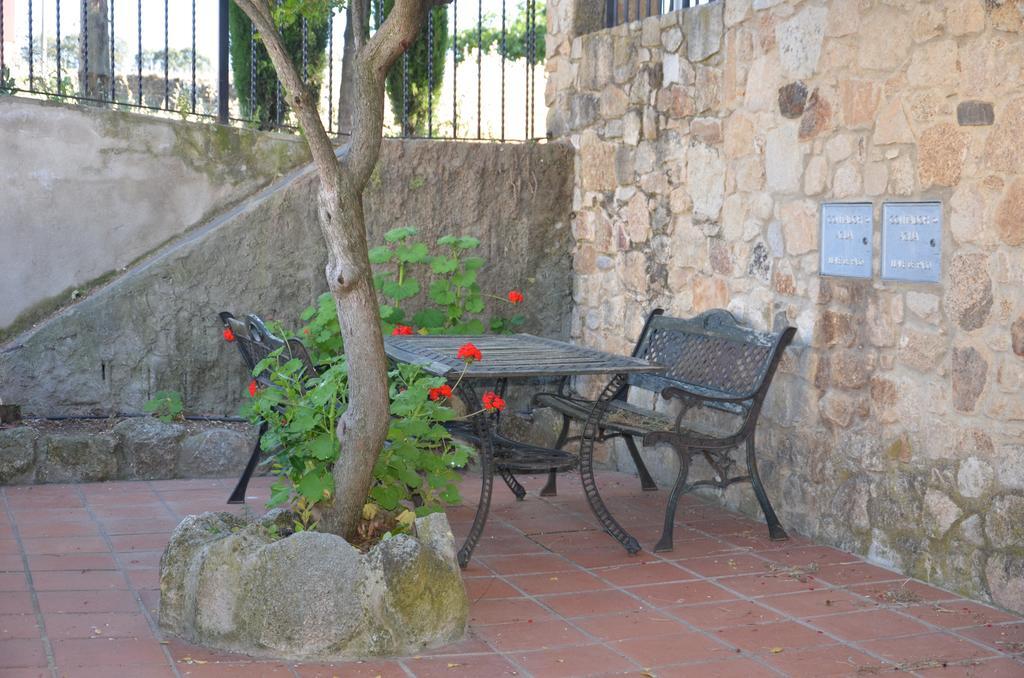 Torrejón el Rubio Apartamentos De Astroturismo La Canada מראה חיצוני תמונה